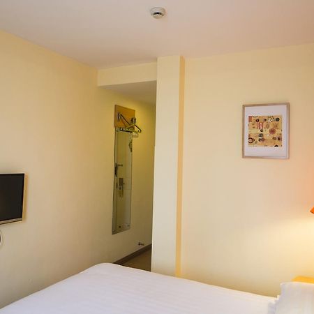 Home Inn Changchun Dajing Road Ouya Outlets Exterior photo